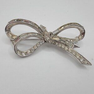 Vintage Signed‎ Boucher Brooch With Ribbon Knot Design In Silver Tone 5266